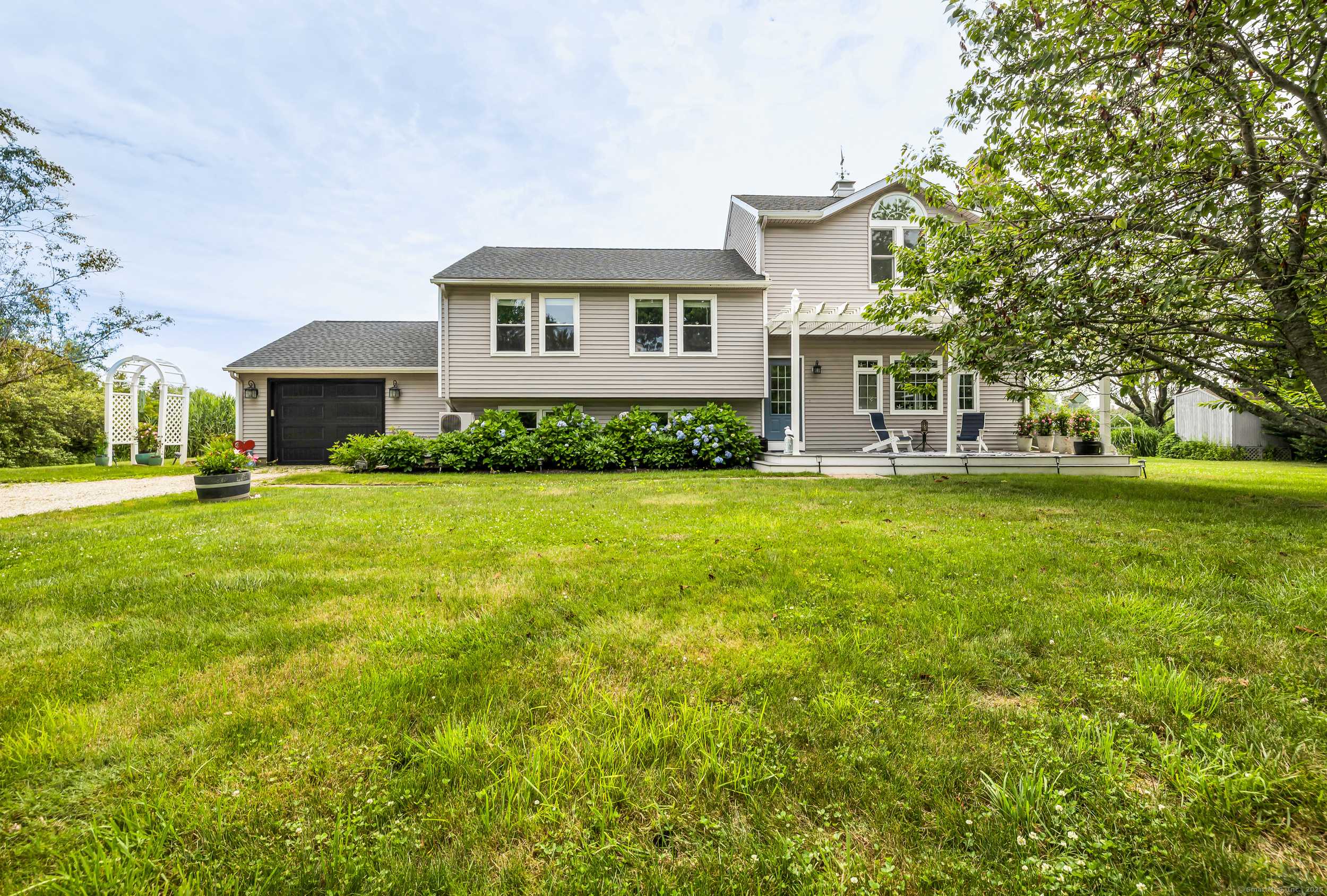 Guilford, CT 06437,423 Whitfield Street