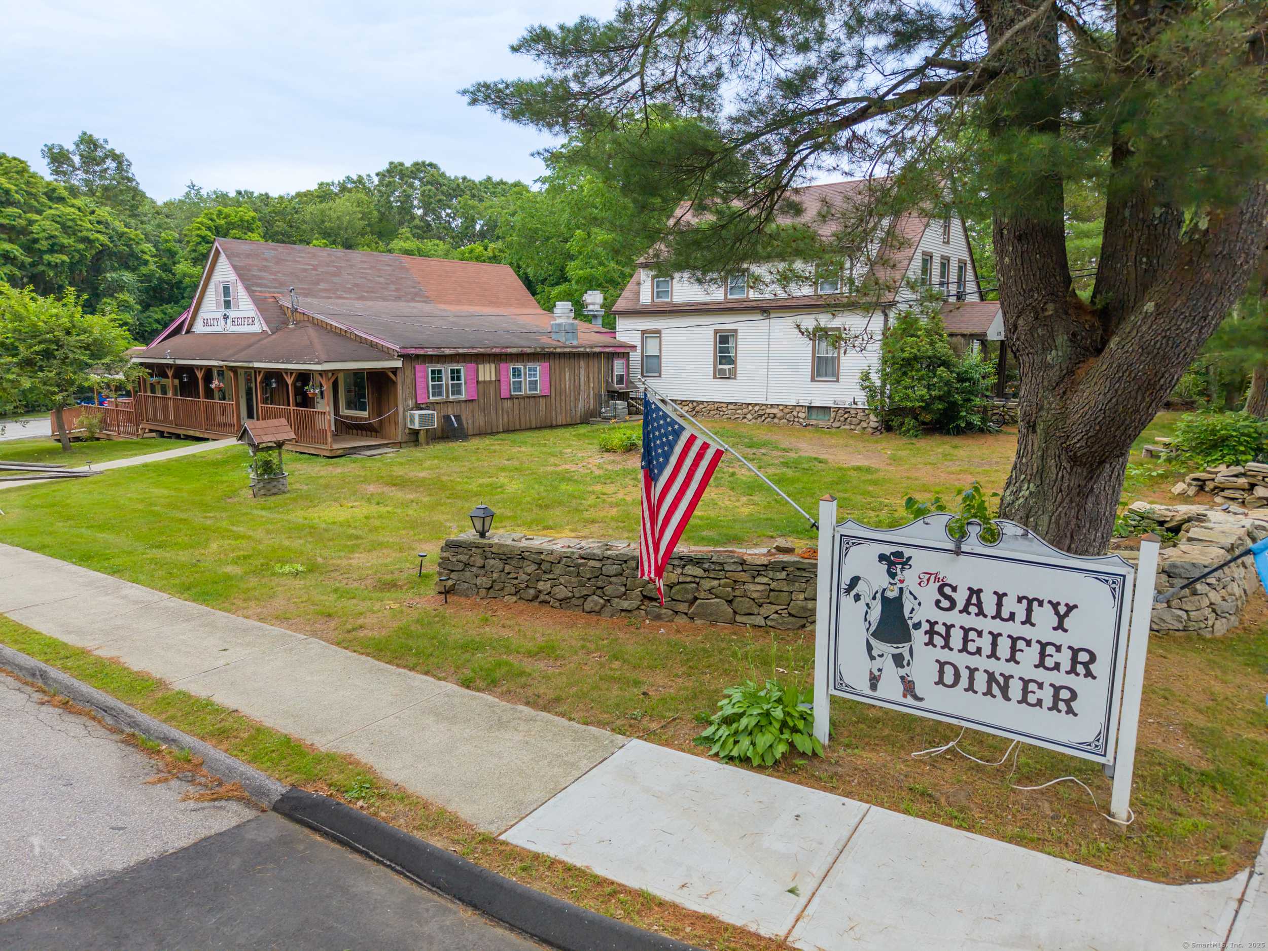 678 Colonel Ledyard Highway, Ledyard, CT 06339