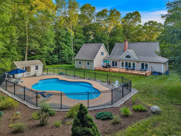 Waterford, CT 06385,16 Manatuck Drive