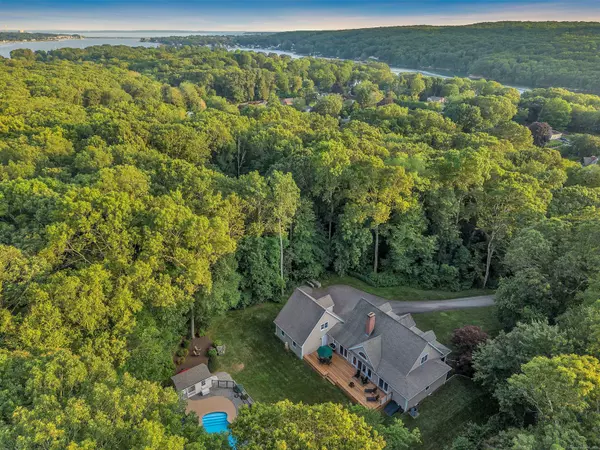 Waterford, CT 06385,16 Manatuck Drive