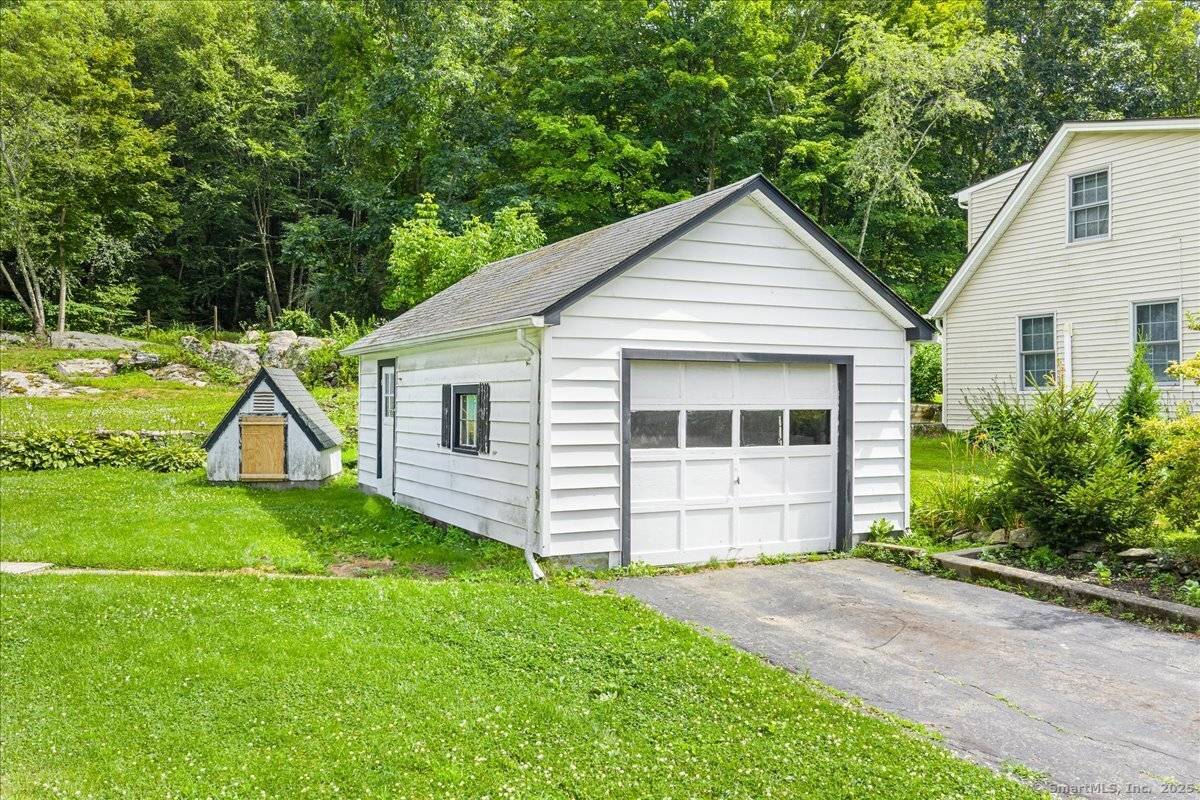 Norwich, CT 06389,10 Gifford Lane