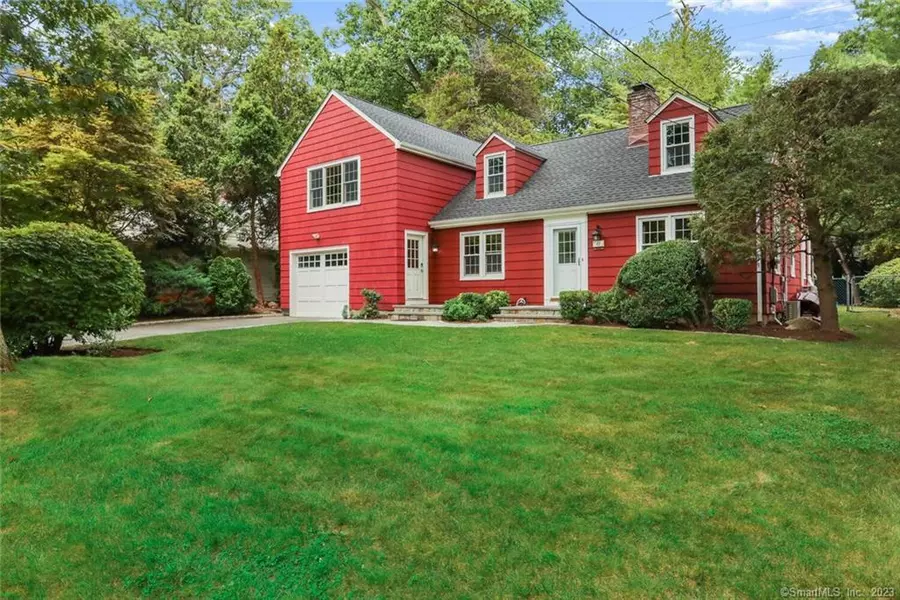 25 Summit Road, Greenwich, CT 06878
