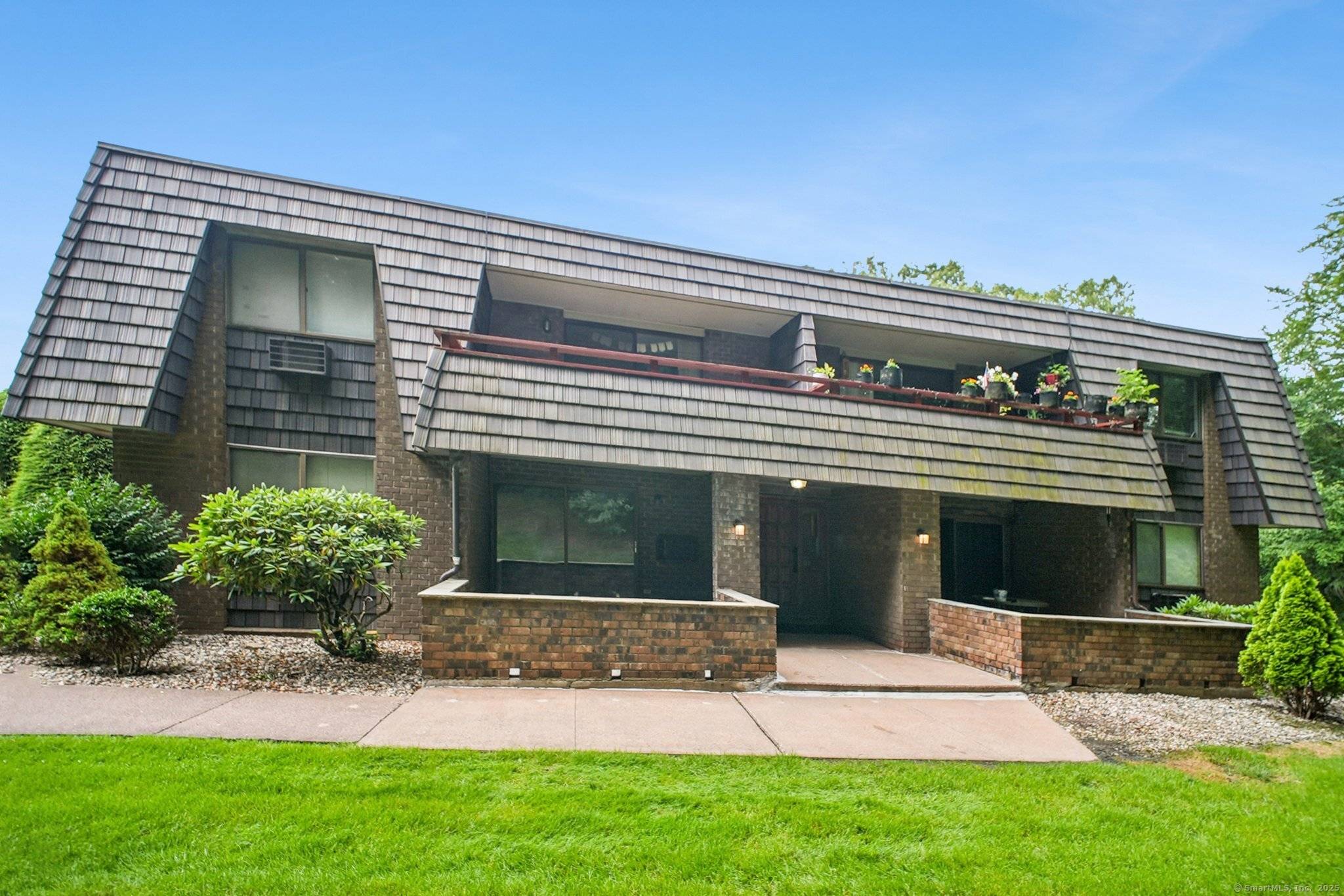 100 Oxbow Drive #APT B3, Glastonbury, CT 06033