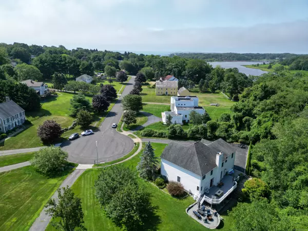 61 Brookview Court, Groton, CT 06340