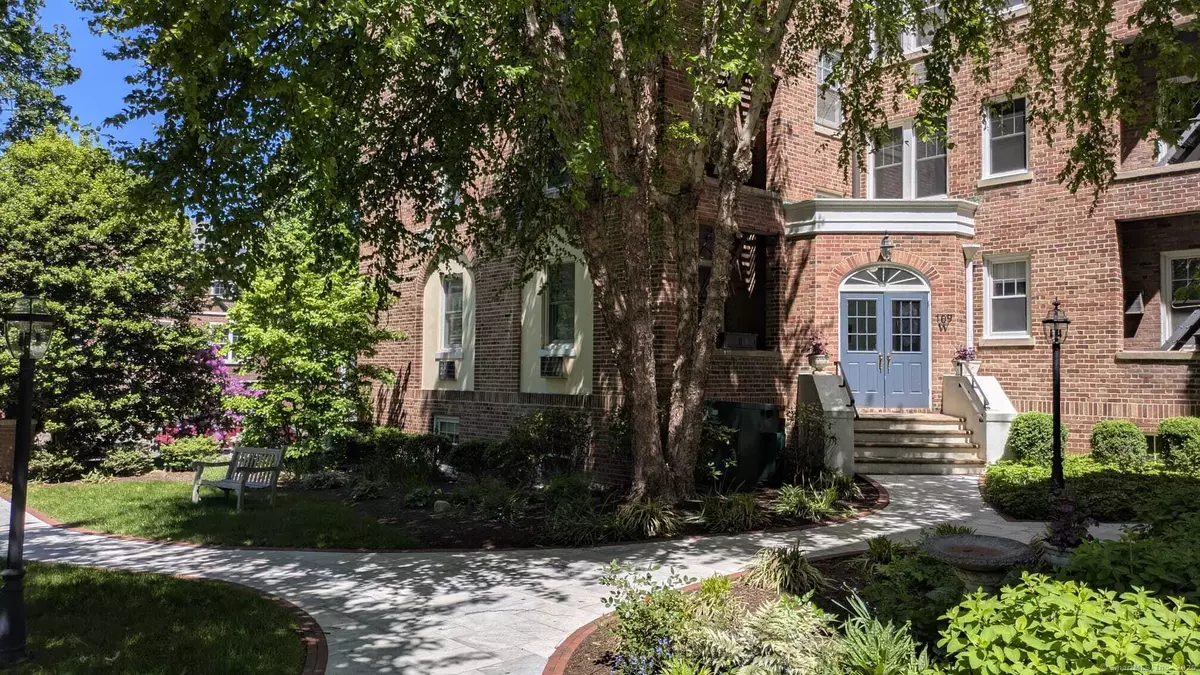 Greenwich, CT 06830,169 Mason Street #APT 4D