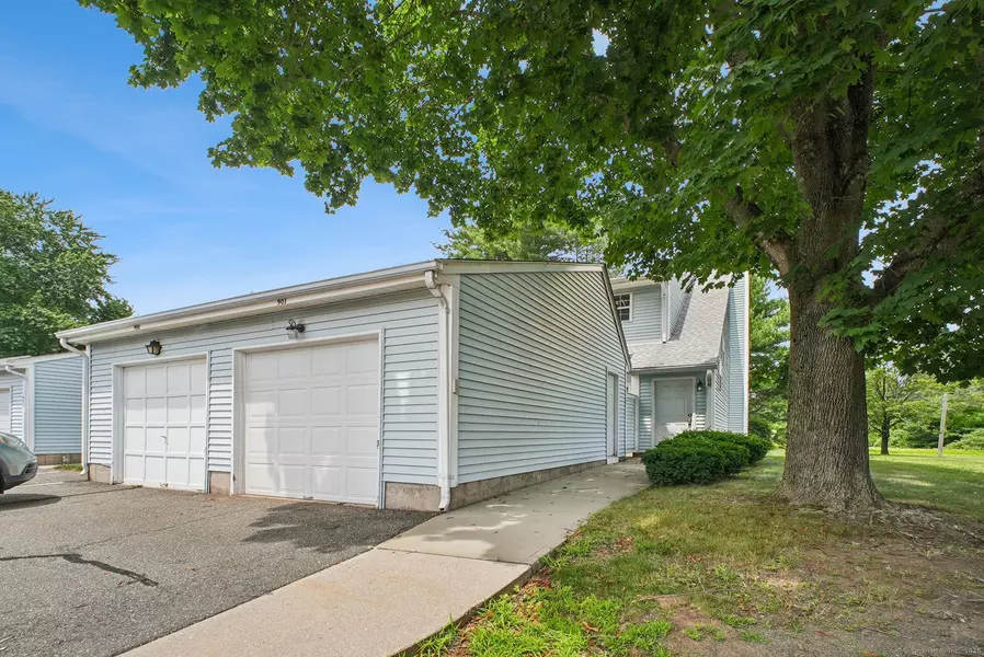 901 Misty Meadow Lane #901, South Windsor, CT 06074