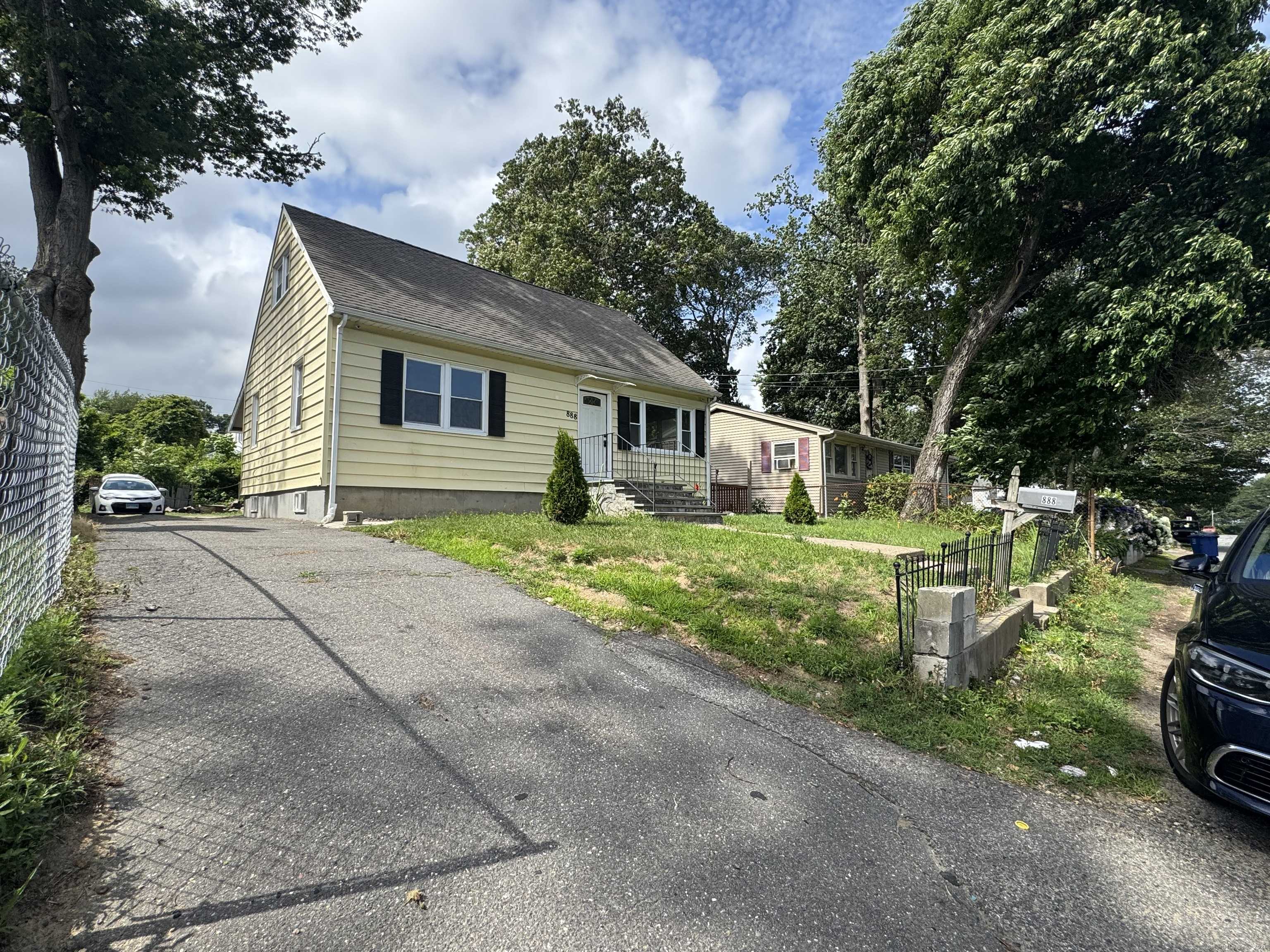 Bridgeport, CT 06606,888 Platt Street