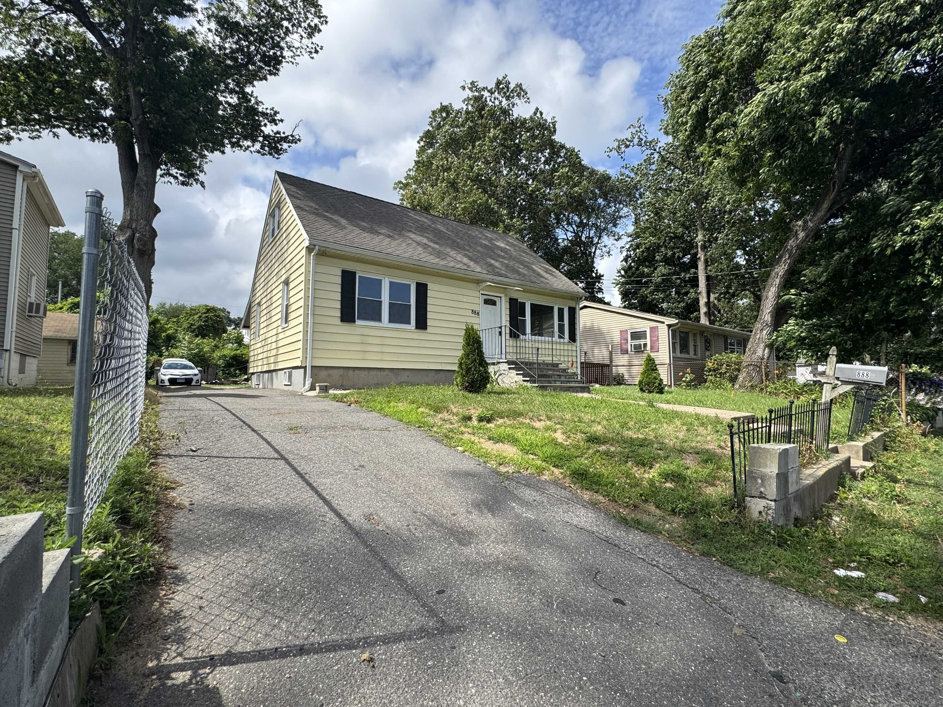 Bridgeport, CT 06606,888 Platt Street