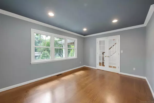 Greenwich, CT 06831,46 Bowman Drive