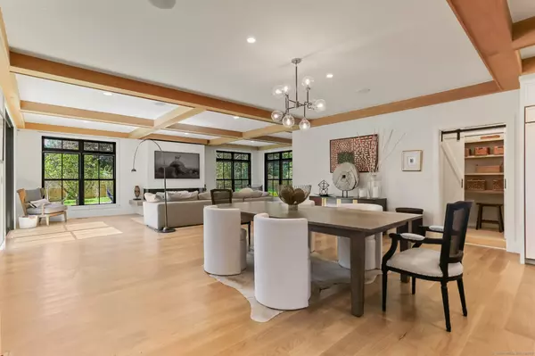 52 Garibaldi Lane, New Canaan, CT 06840