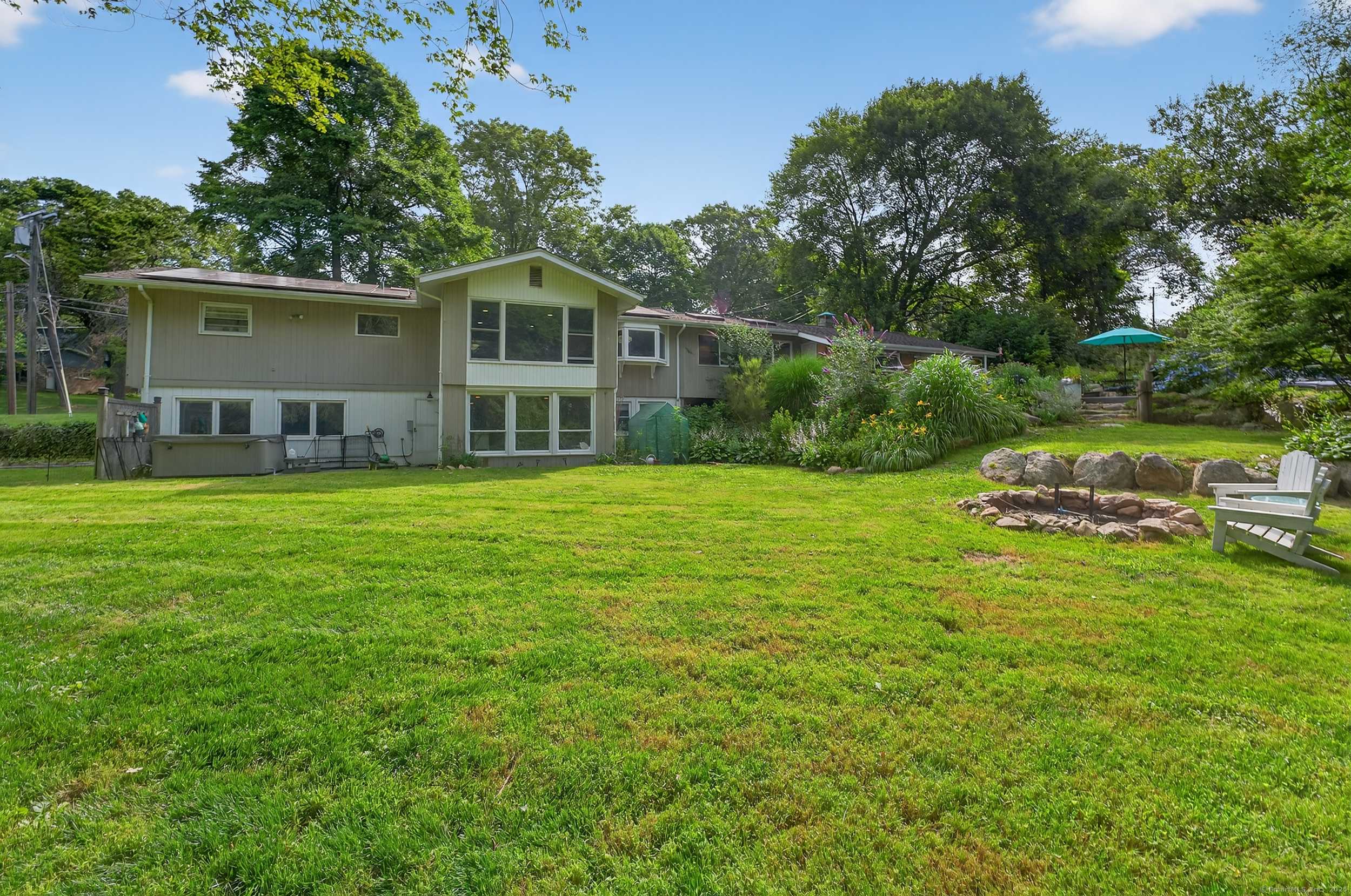 East Lyme, CT 06357,3 Laurel Hill Drive South