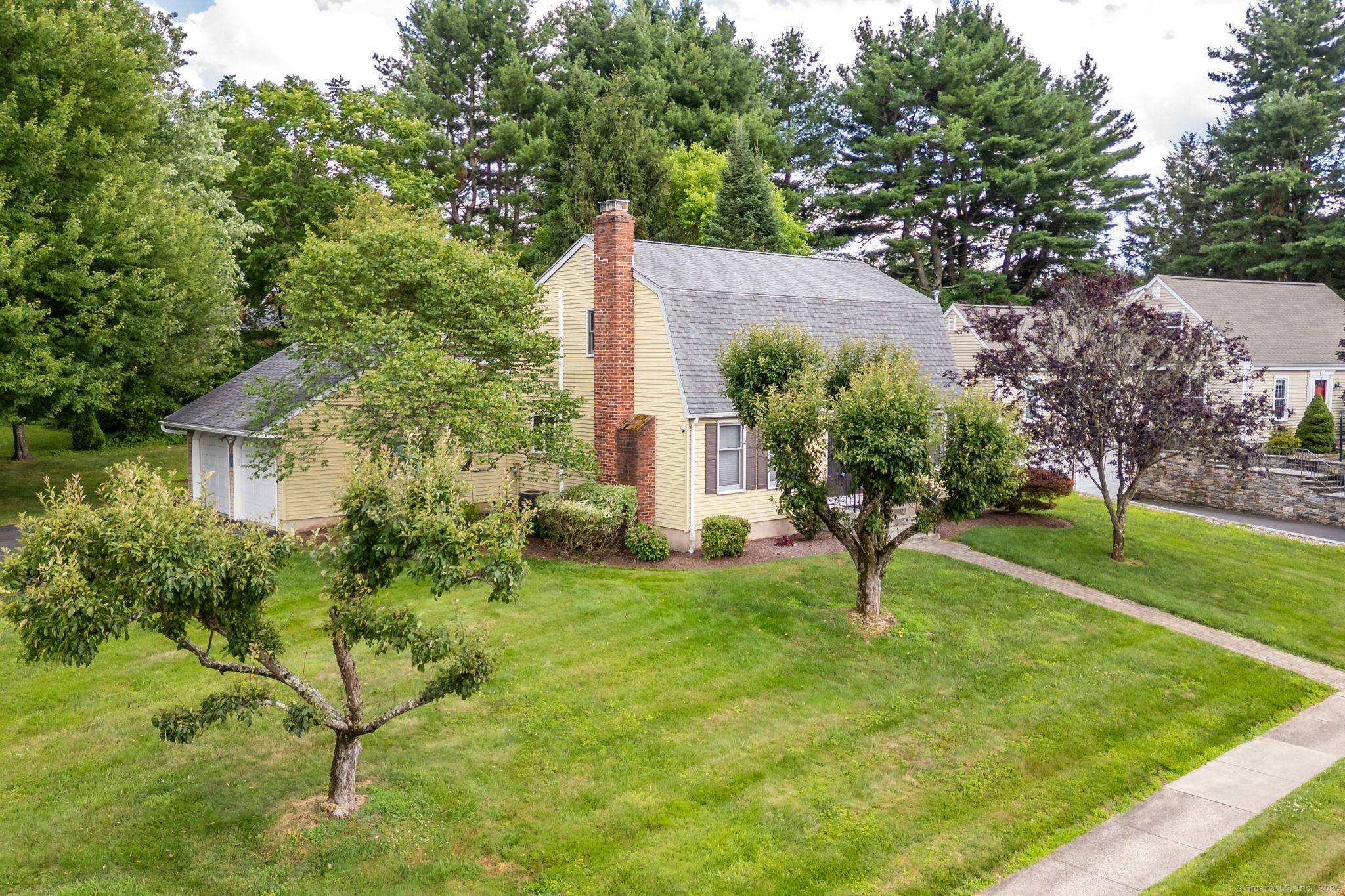 Berlin, CT 06037,9 Fawn Drive