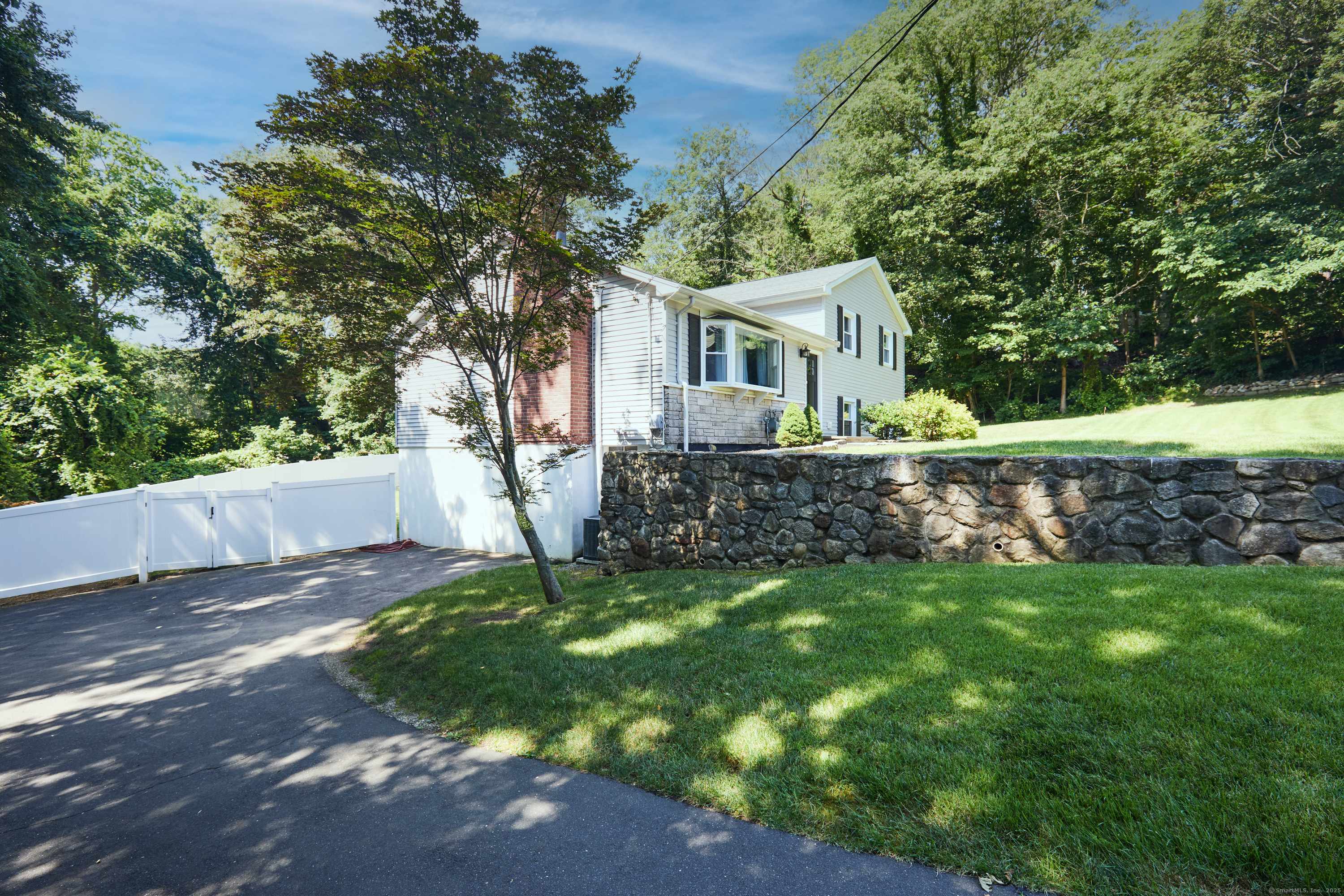 Trumbull, CT 06611,12 Sunnycrest Road