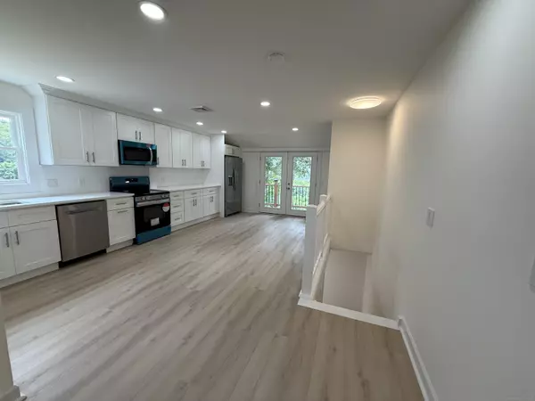 New Fairfield, CT 06812,181 37 Route