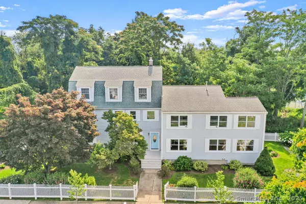 Fairfield, CT 06824,465 Edward Street