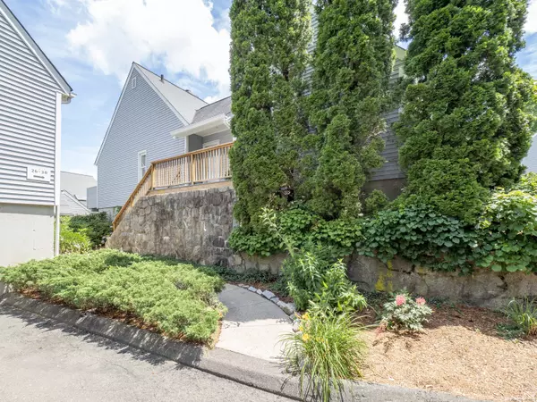 26 Wilton Crest #26, Wilton, CT 06897