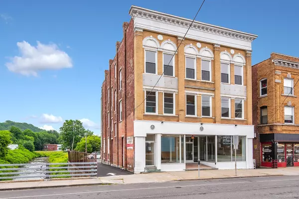 Torrington, CT 06790,120 East Main Street #APT 6