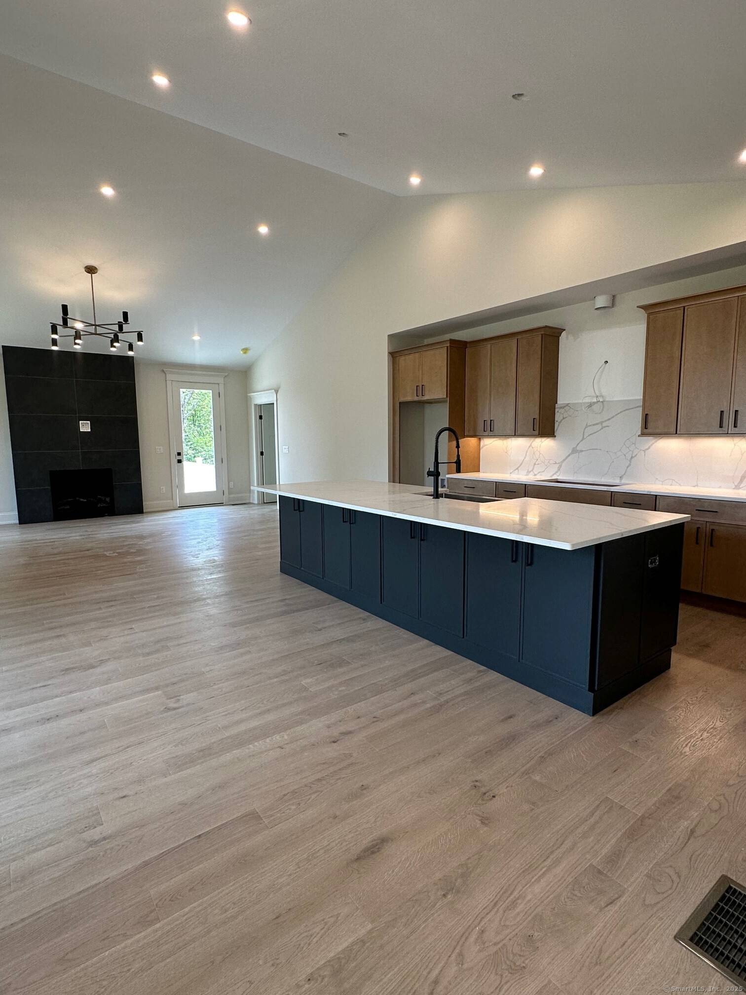 1101 St Andrews Drive, Oxford, CT 06478