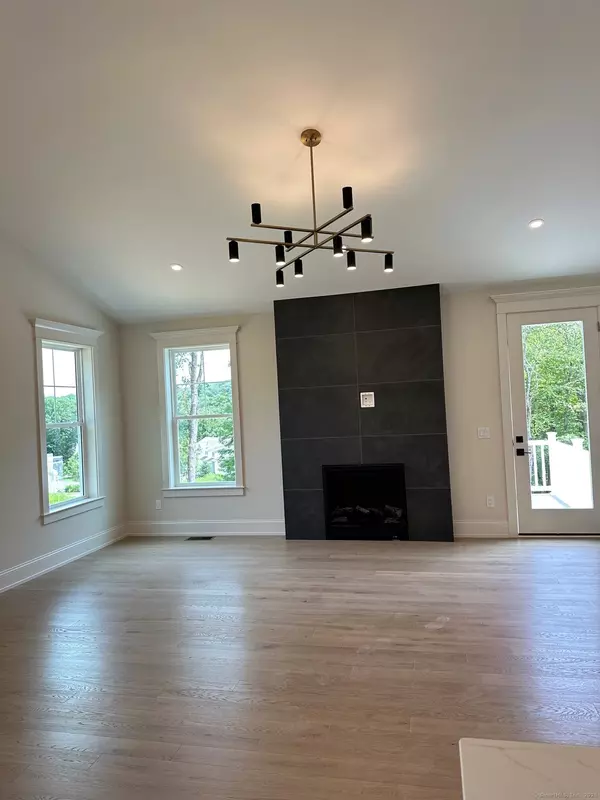 Oxford, CT 06478,1101 St Andrews Drive