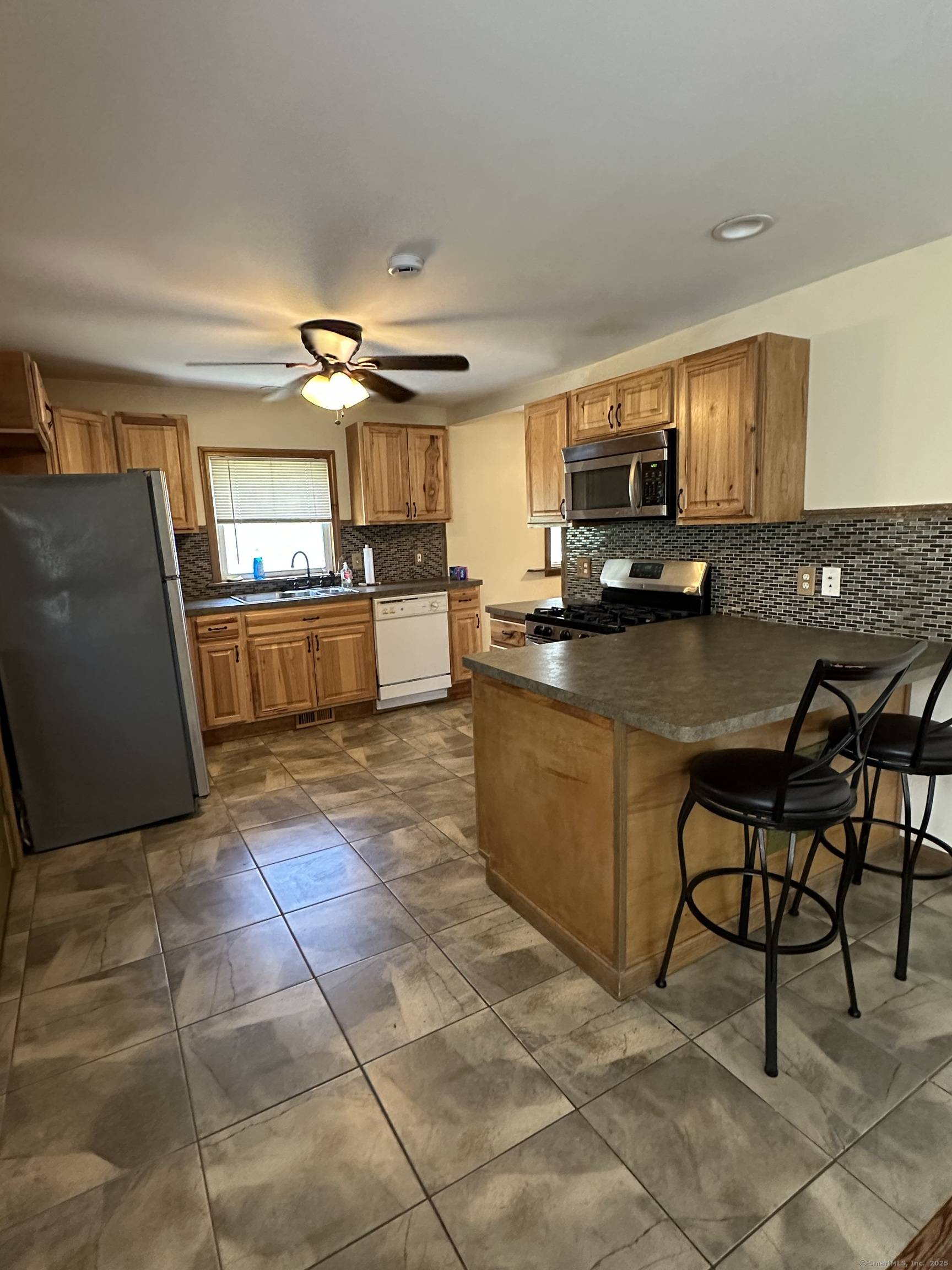 Derby, CT 06418,9 Talmadge Street