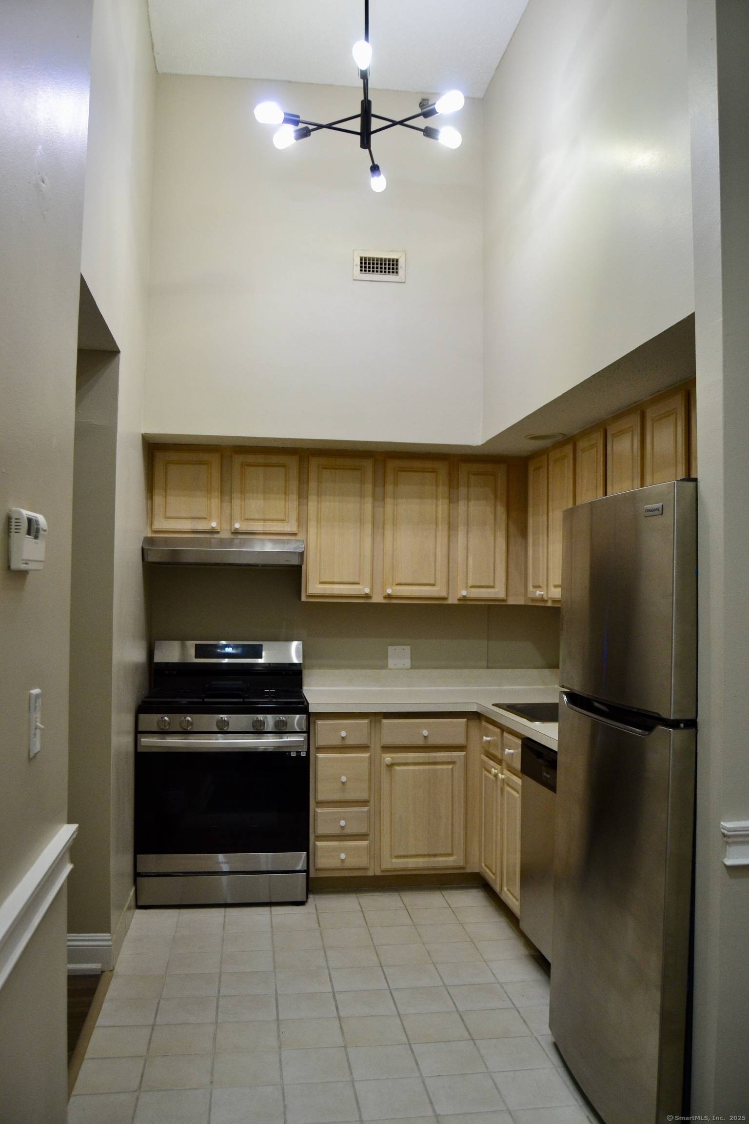 New Haven, CT 06510,152 Temple Street #204
