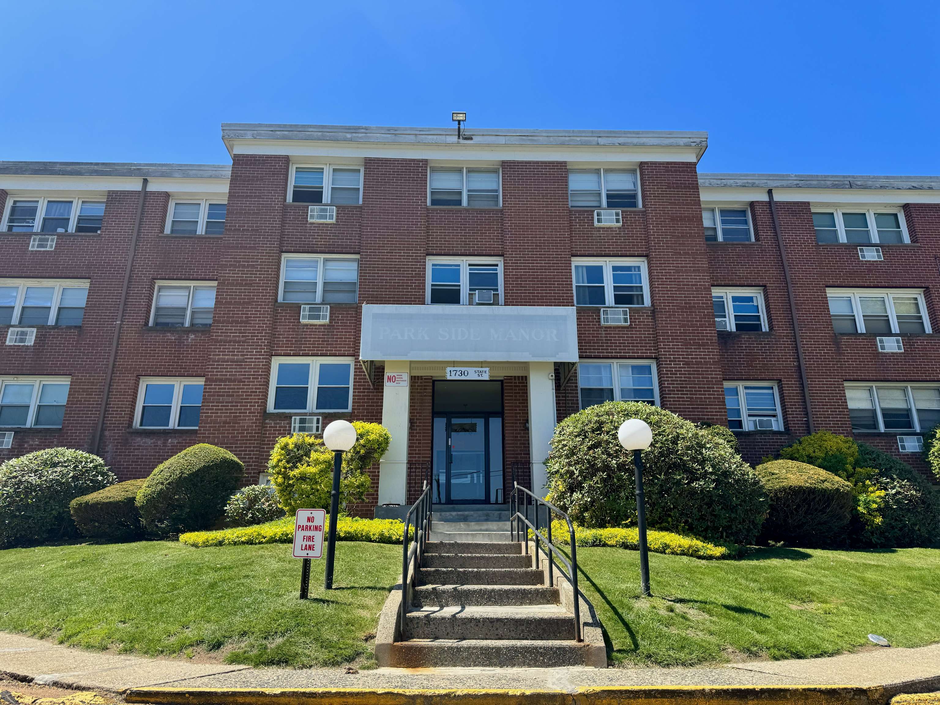 1730 State Street #APT 306, Hamden, CT 06517