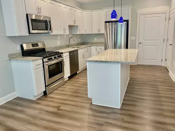 Canton, CT 06019,5 Cherry Brook Road #122