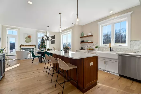 Oxford, CT 06478,1103 St Andrews Drive