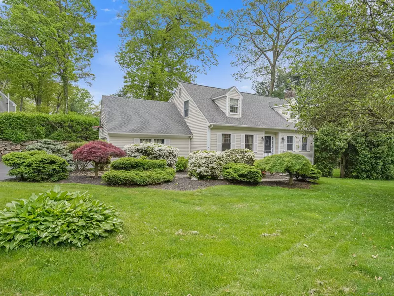 22 Rocky Ridge Drive, Trumbull, CT 06611