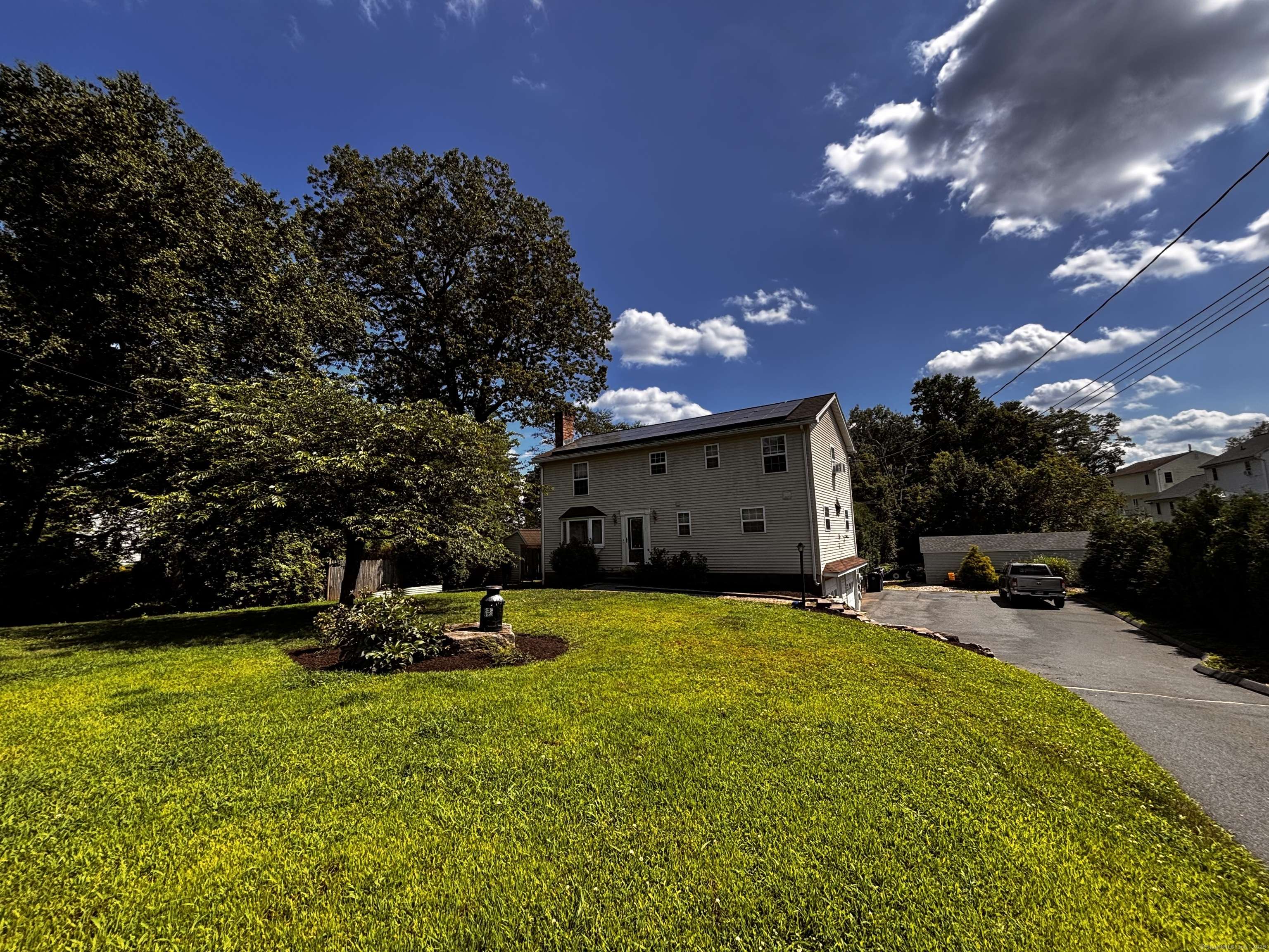 7 School Street, Burlington, CT 06013