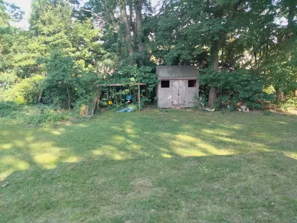 Windsor Locks, CT 06096,142 South Center Street