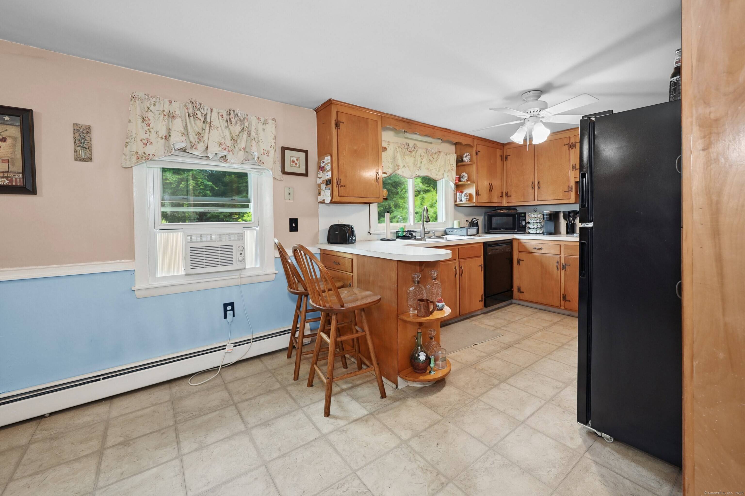 Thomaston, CT 06787,97 Edgewood Avenue