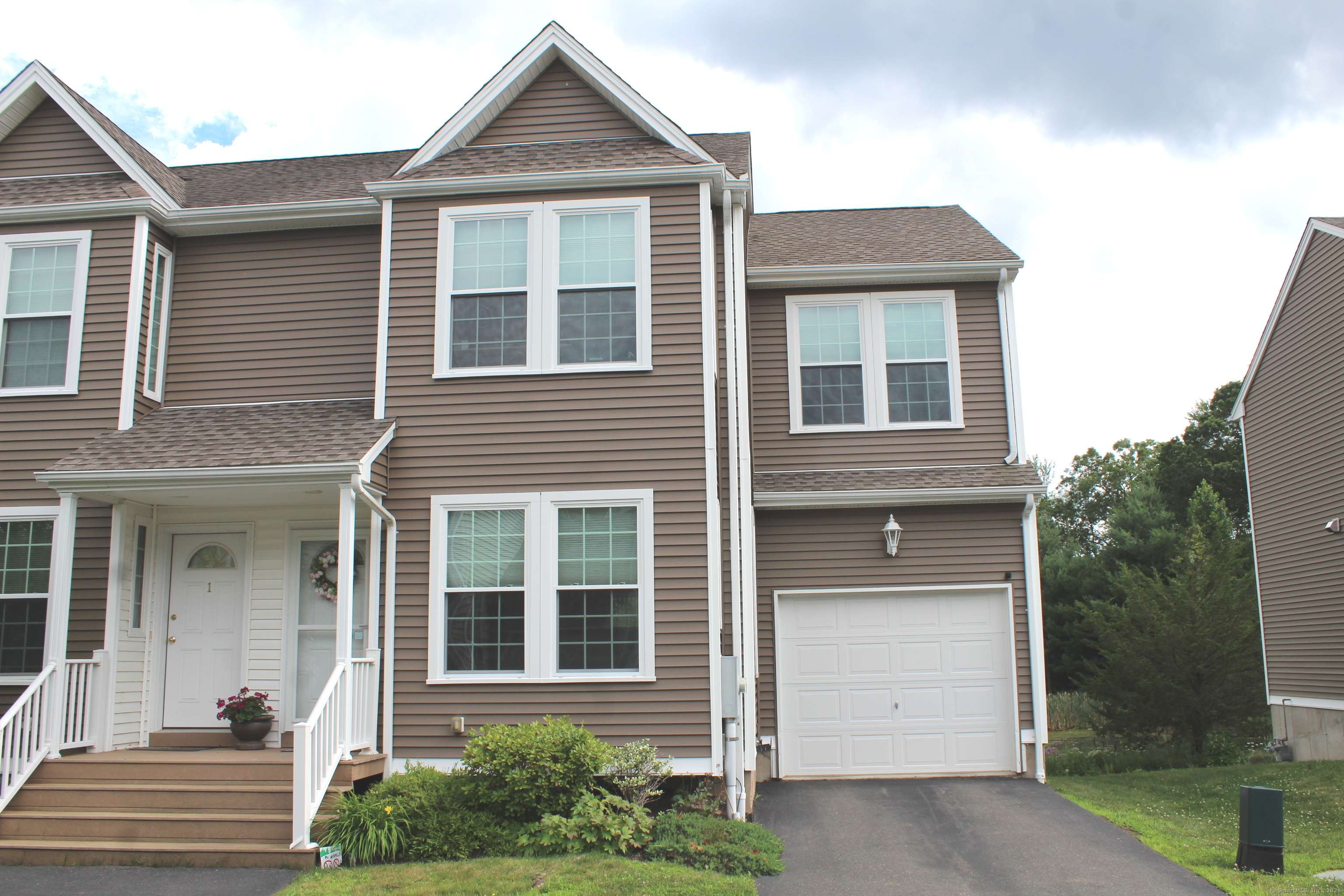 3 Holly Lane #3, Farmington, CT 06085