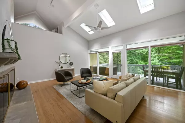 New Canaan, CT 06840,232 Sleepy Hollow Road