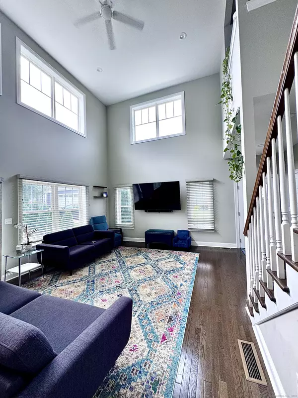 North Haven, CT 06473,145 Mulholland Way #145