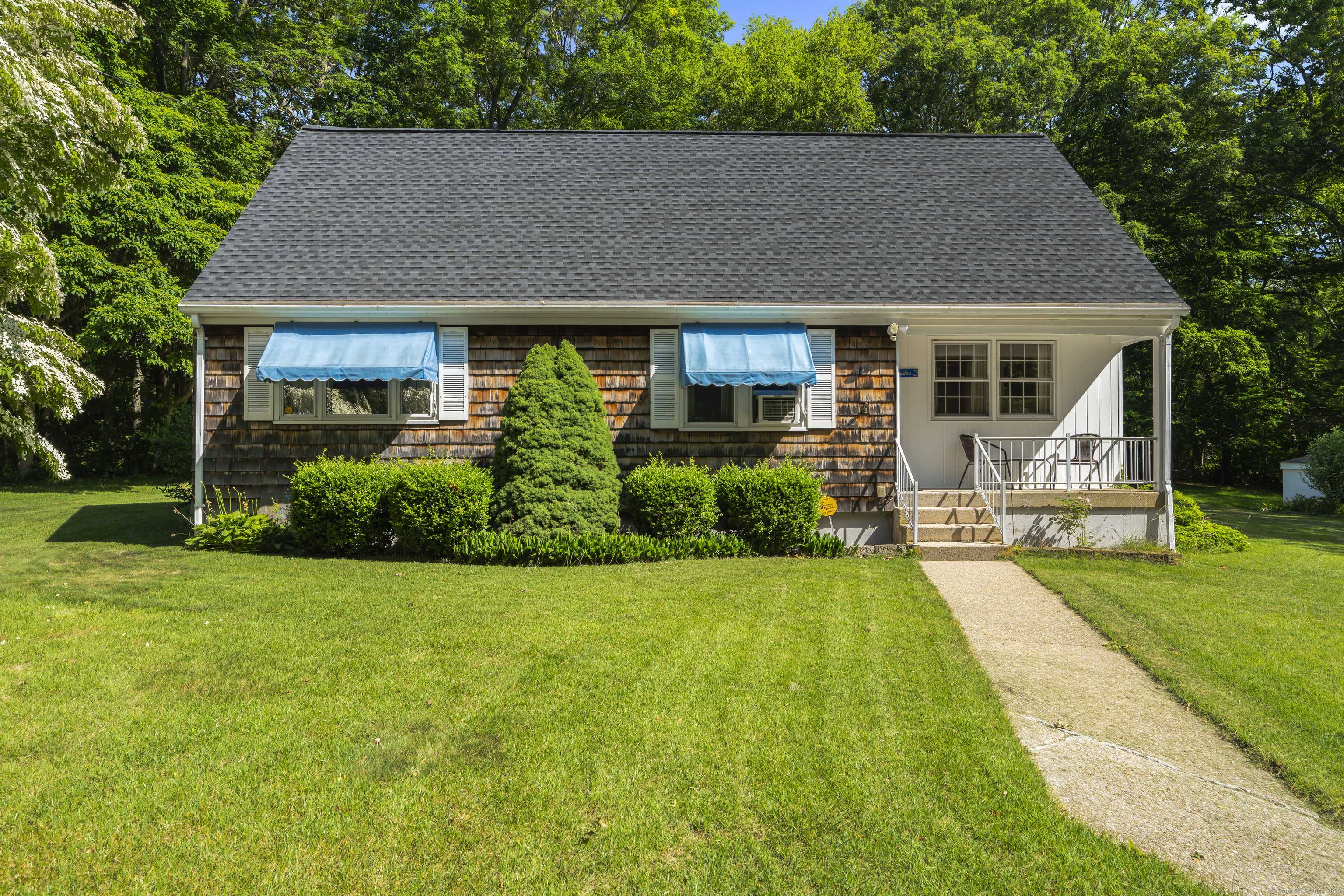 8 Nelson Drive, East Lyme, CT 06333