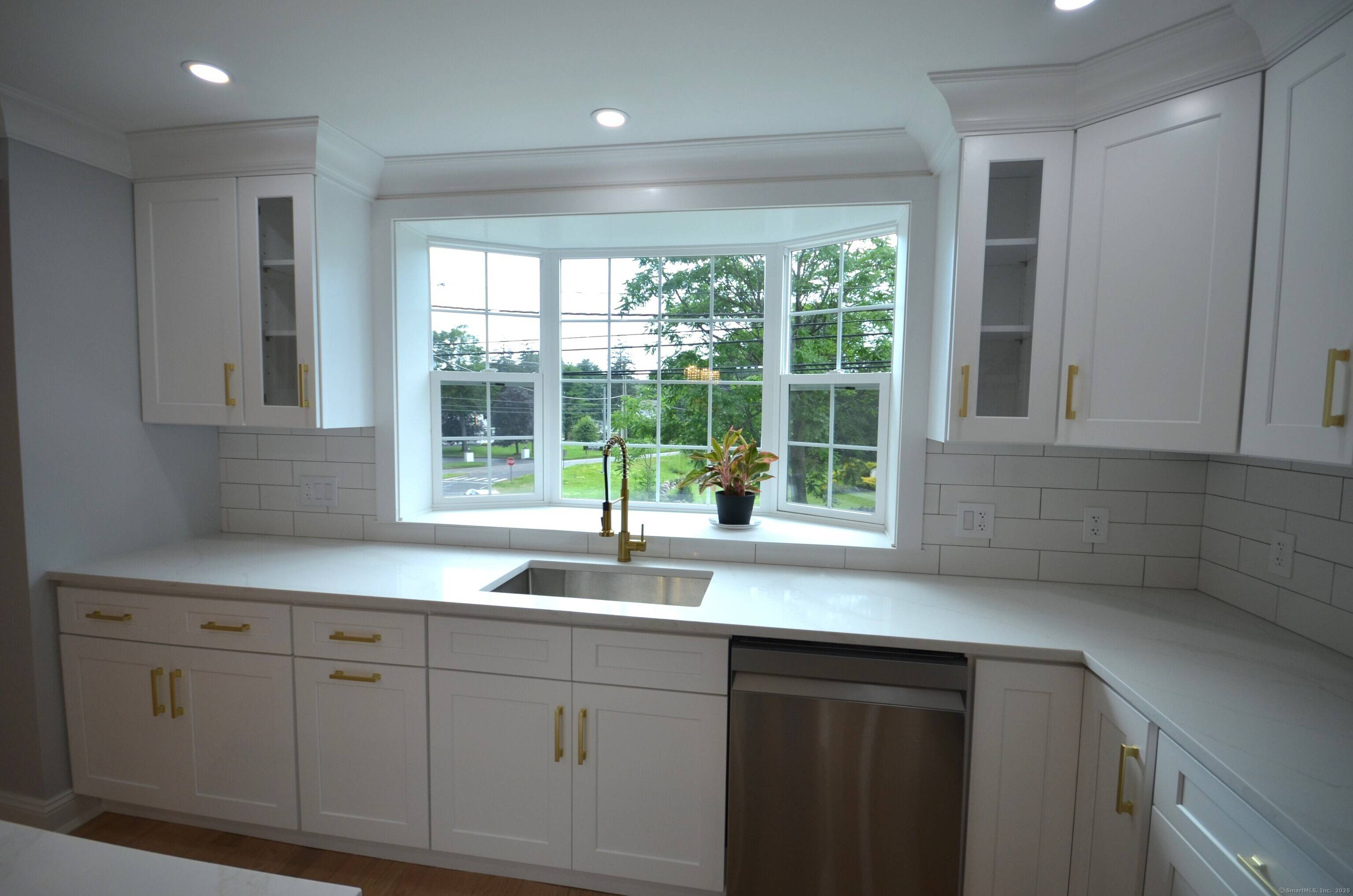 Trumbull, CT 06611,401 Unity Road