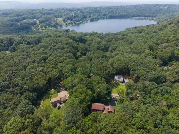 East Hampton, CT 06480,0 Gadpouch Road