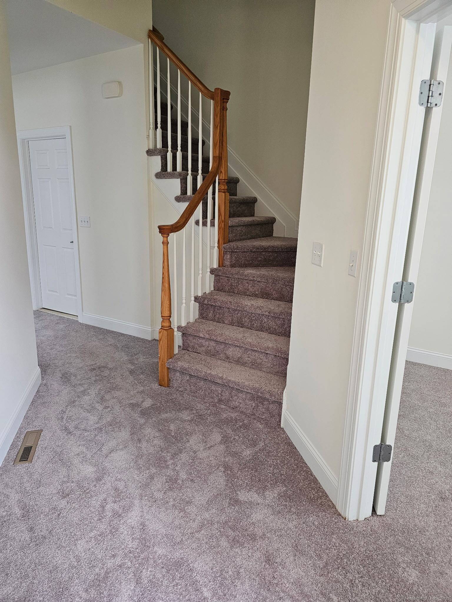 Windsor, CT 06095,6 Haskins Road #6