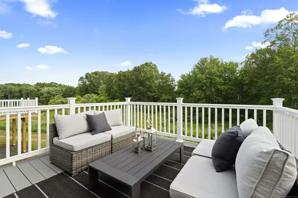 1097 St Andrews Drive, Oxford, CT 06478