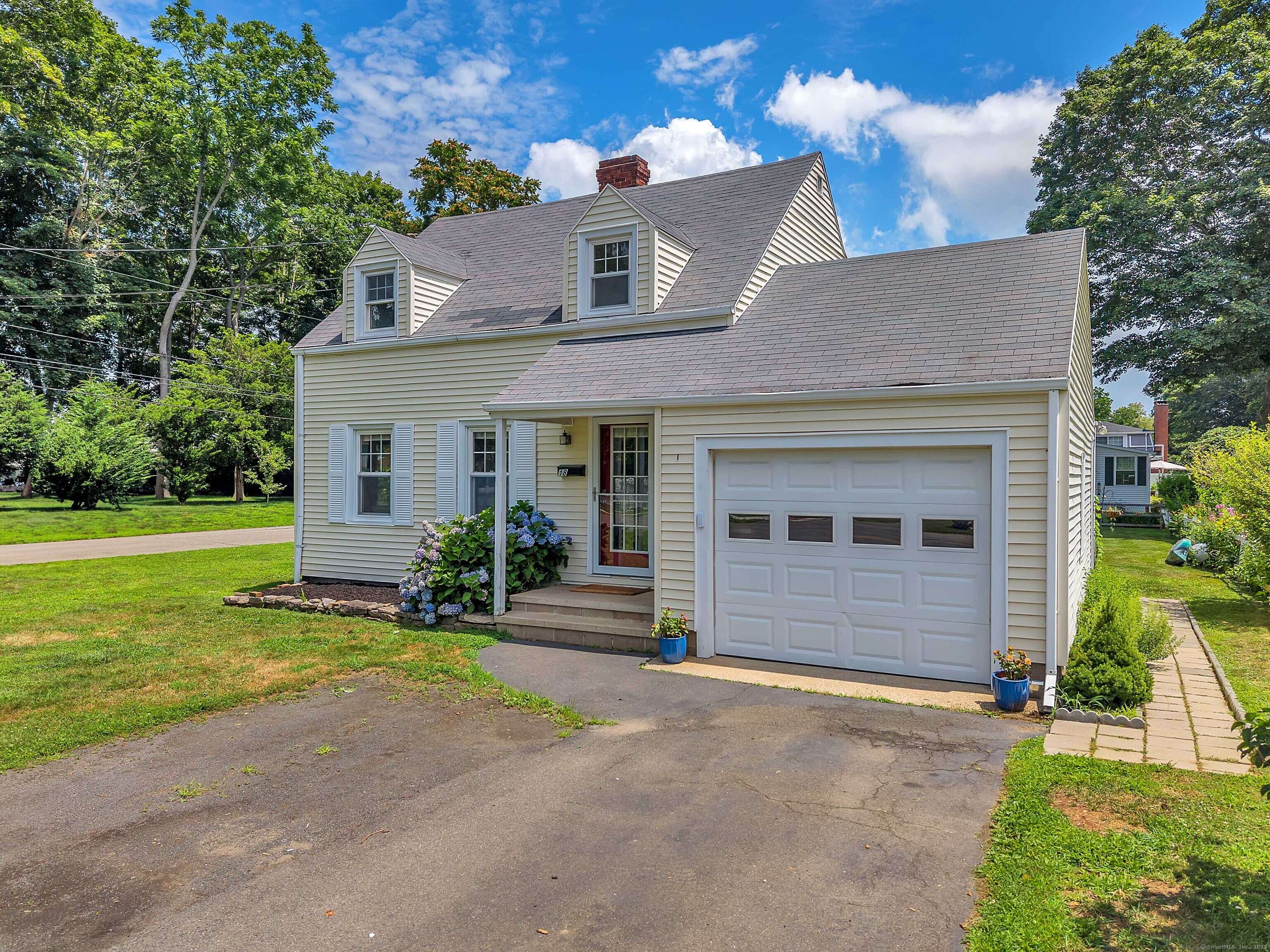 18 Lynde Street, Old Saybrook, CT 06475