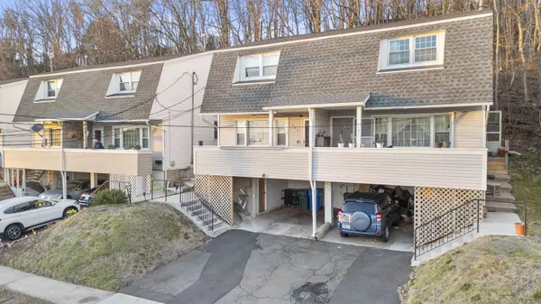 Hamden, CT 06517,305 Mill Rock Road #305