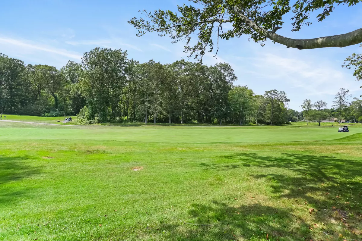 Stratford, CT 06614,194 Bayfield Lane #A