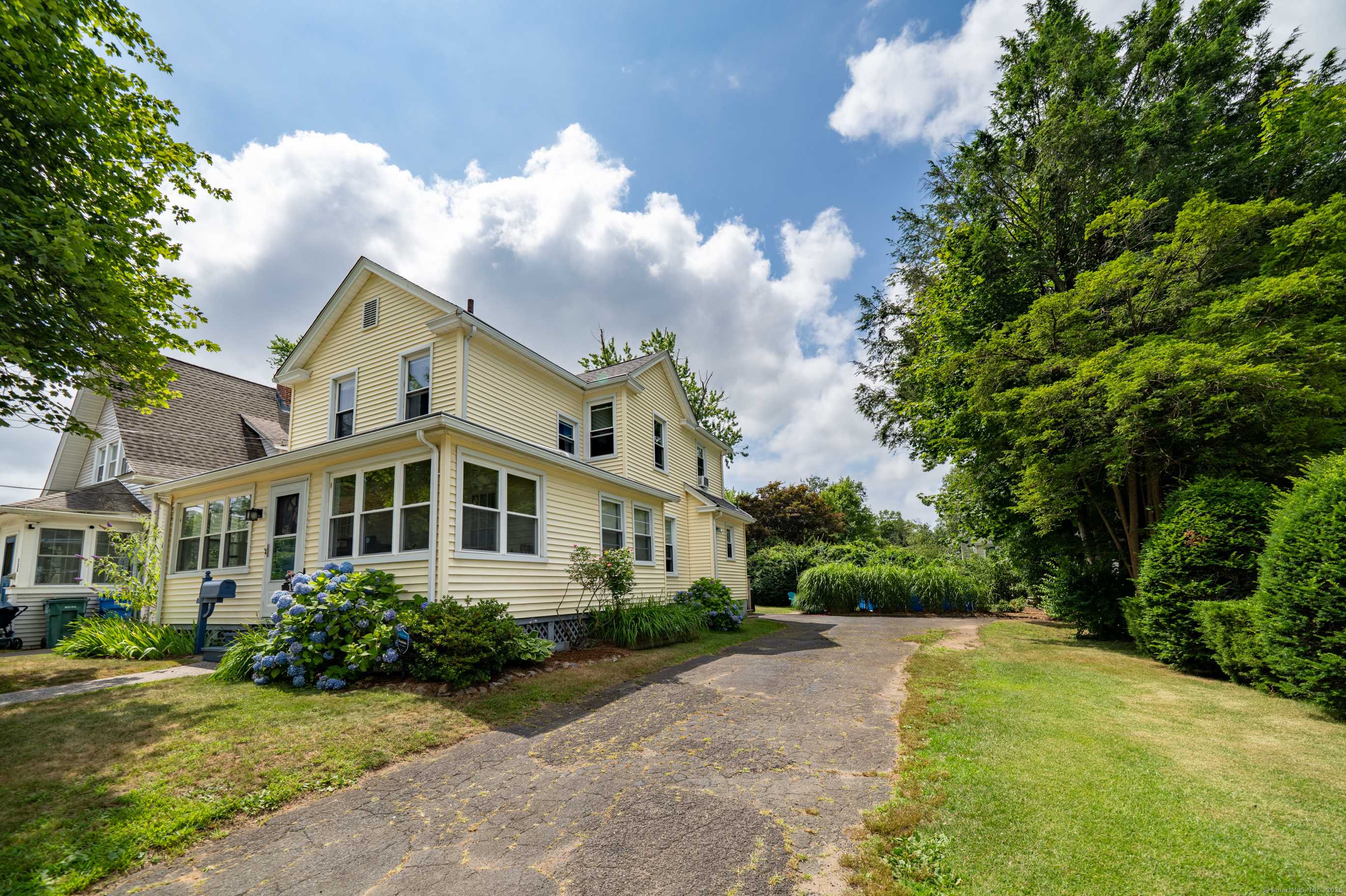 Hamden, CT 06517,140 Hawthorne Avenue