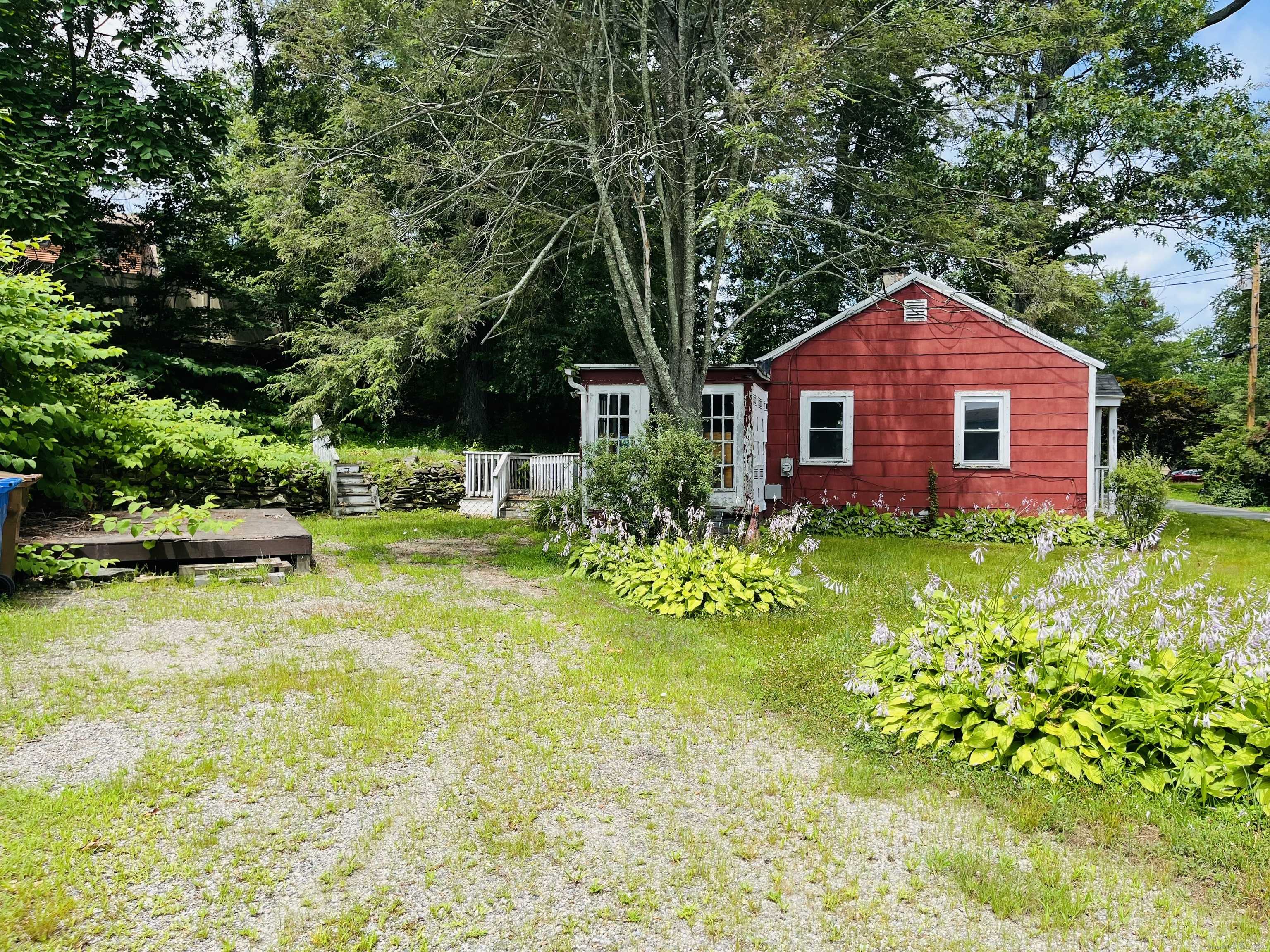 Shelton, CT 06484,35 Saginaw Trail