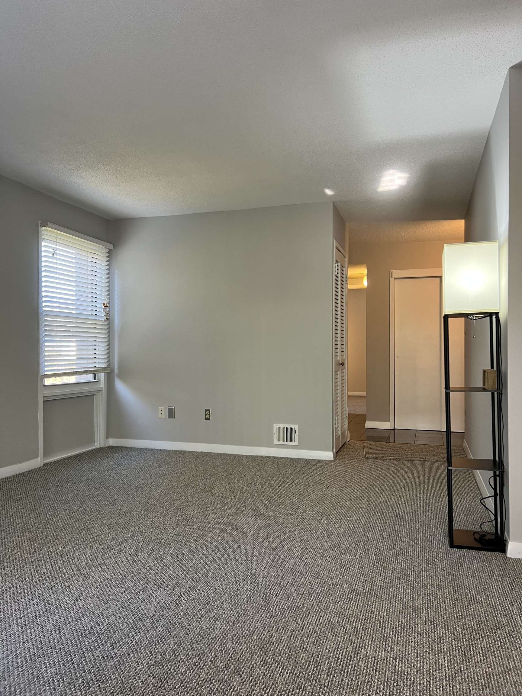 New London, CT 06320,280 Gardner Avenue #D4