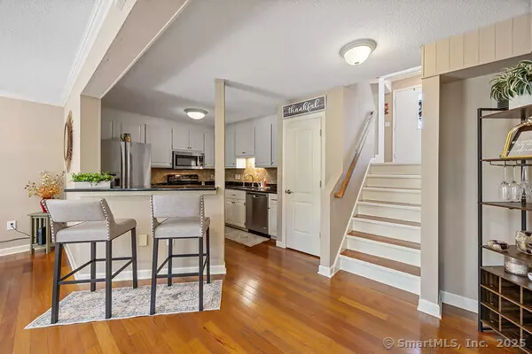747 West Main Street #APT F, Cheshire, CT 06410
