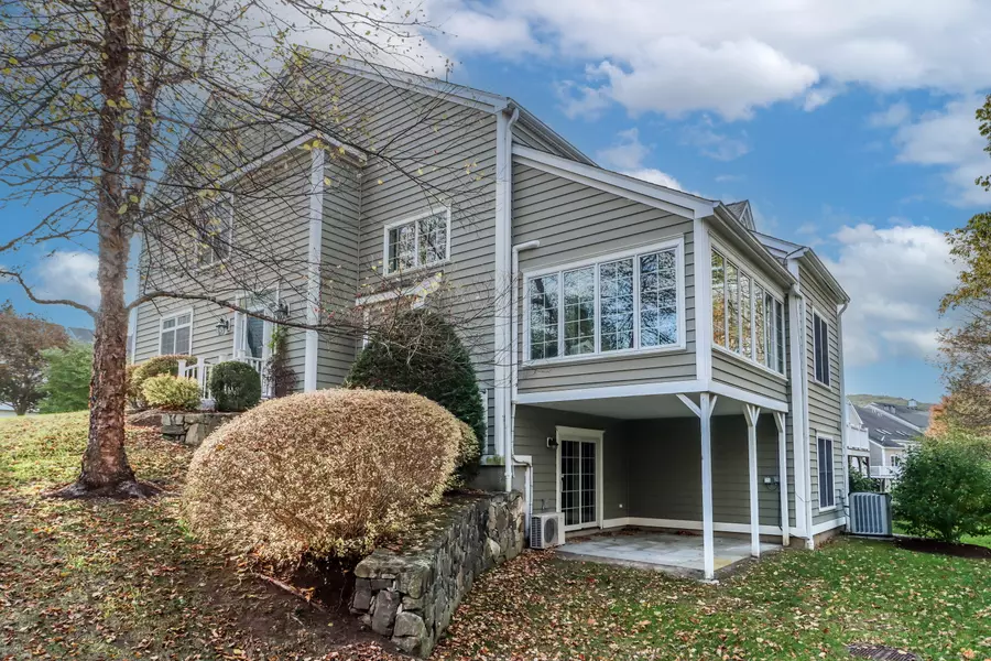 21 Great Heron Lane #21, Brookfield, CT 06804