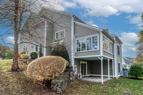 21 Great Heron Lane #21, Brookfield, CT 06804