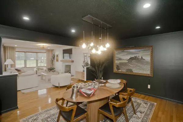 Middletown, CT 06457,120 Scenic View Drive